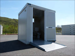 Spacieux Cabine sanitaire avec toilettes et douche
