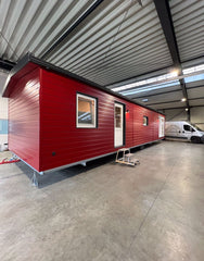 Maison mobile T1 4 saisons – 40 x 10 pi – Finition premium – Année 2025 couleur rouge