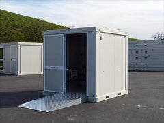 Spacieux Cabine sanitaire avec toilettes et douche