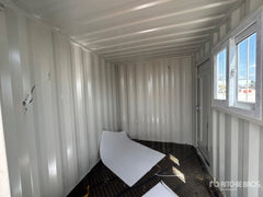 Container 10 Pieds avec Porte d'Homme et Fenêtre Isolée - Idéal pour Stockage Sécurisé et Confortable