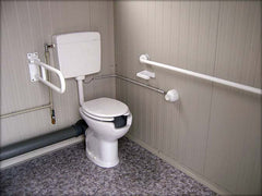 Spacieux Cabine sanitaire avec toilettes et douche