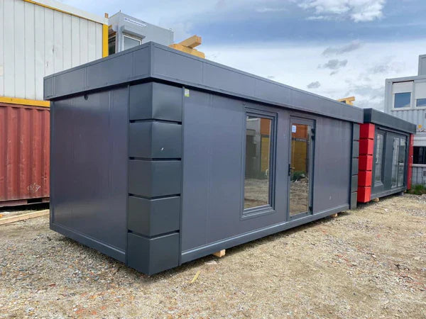 Bureau mobile 4 saisons – 40 x 8 pi – Double vitrage – Salle de bain intégrée