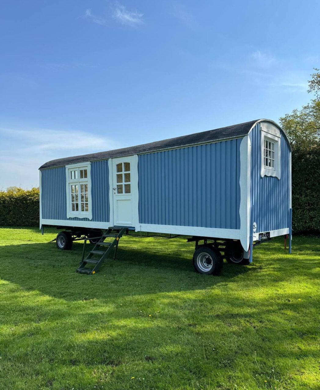 Remorque Maison Mobile en Bois avec Structure en Acier - 40 Pieds x 8 Pieds