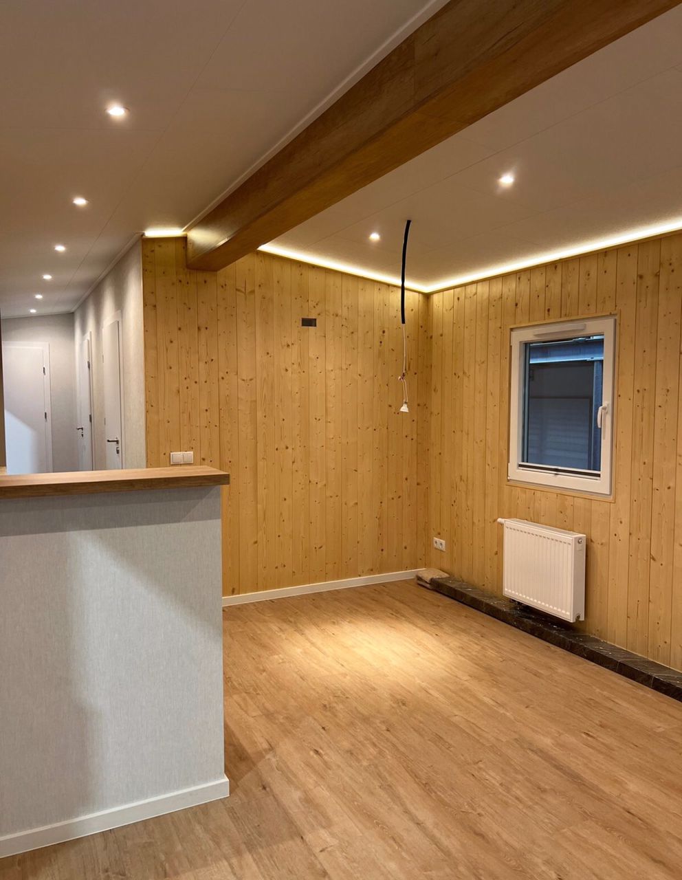 Maison mobile T1 4 saisons – 40 x 10 pi – Finition premium – Année 2025 couleur rouge