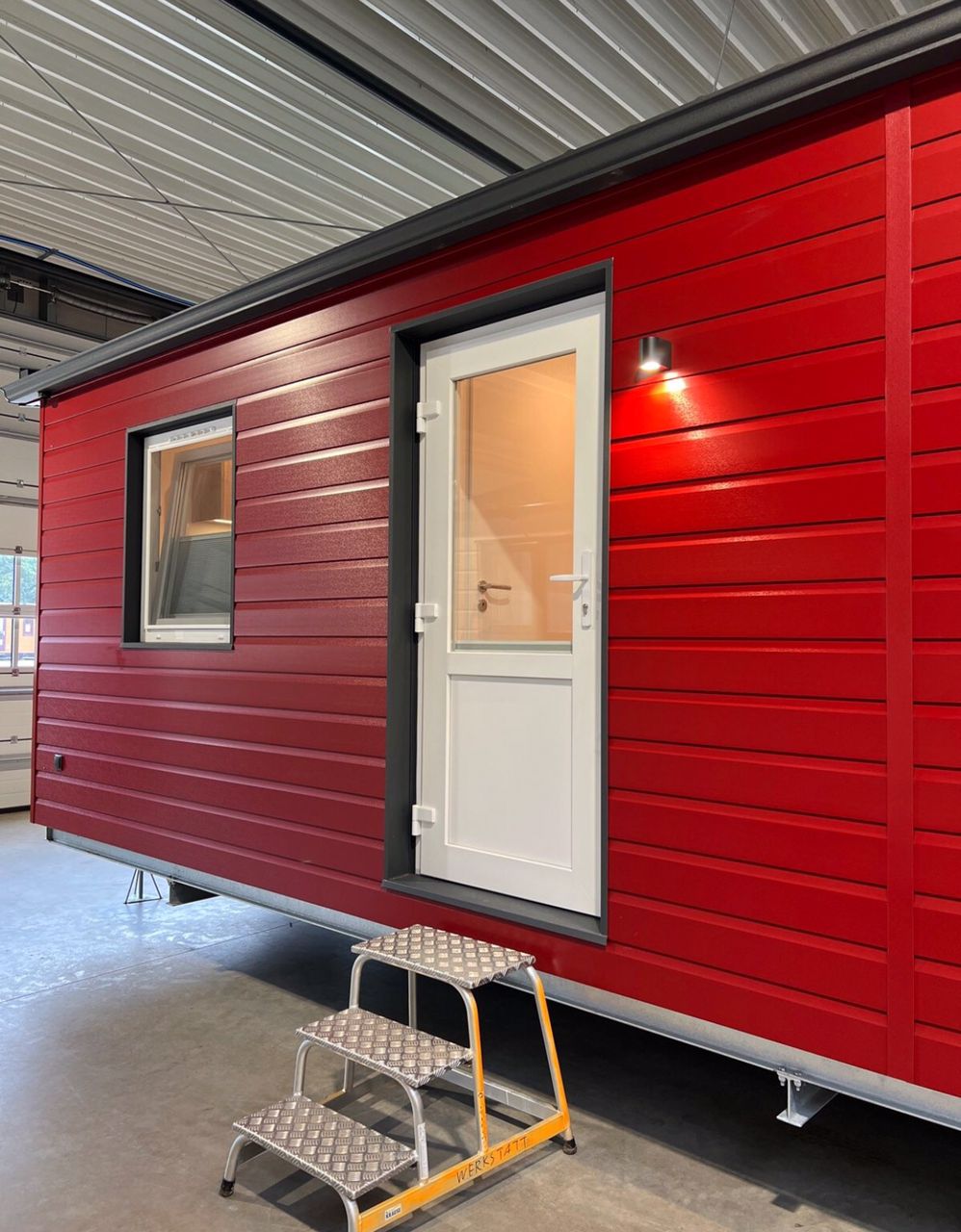 Maison mobile T1 4 saisons – 40 x 10 pi – Finition premium – Année 2025 couleur rouge