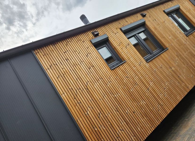 Tiny House Moderne – Confort et Mobilité à Petit Prix