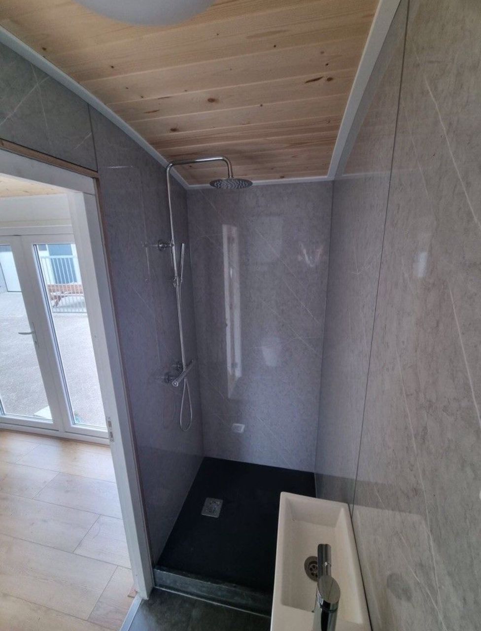 🏠 Petite Maison Mobile 20’ x 8’ — 4 Saisons | Clé en Main