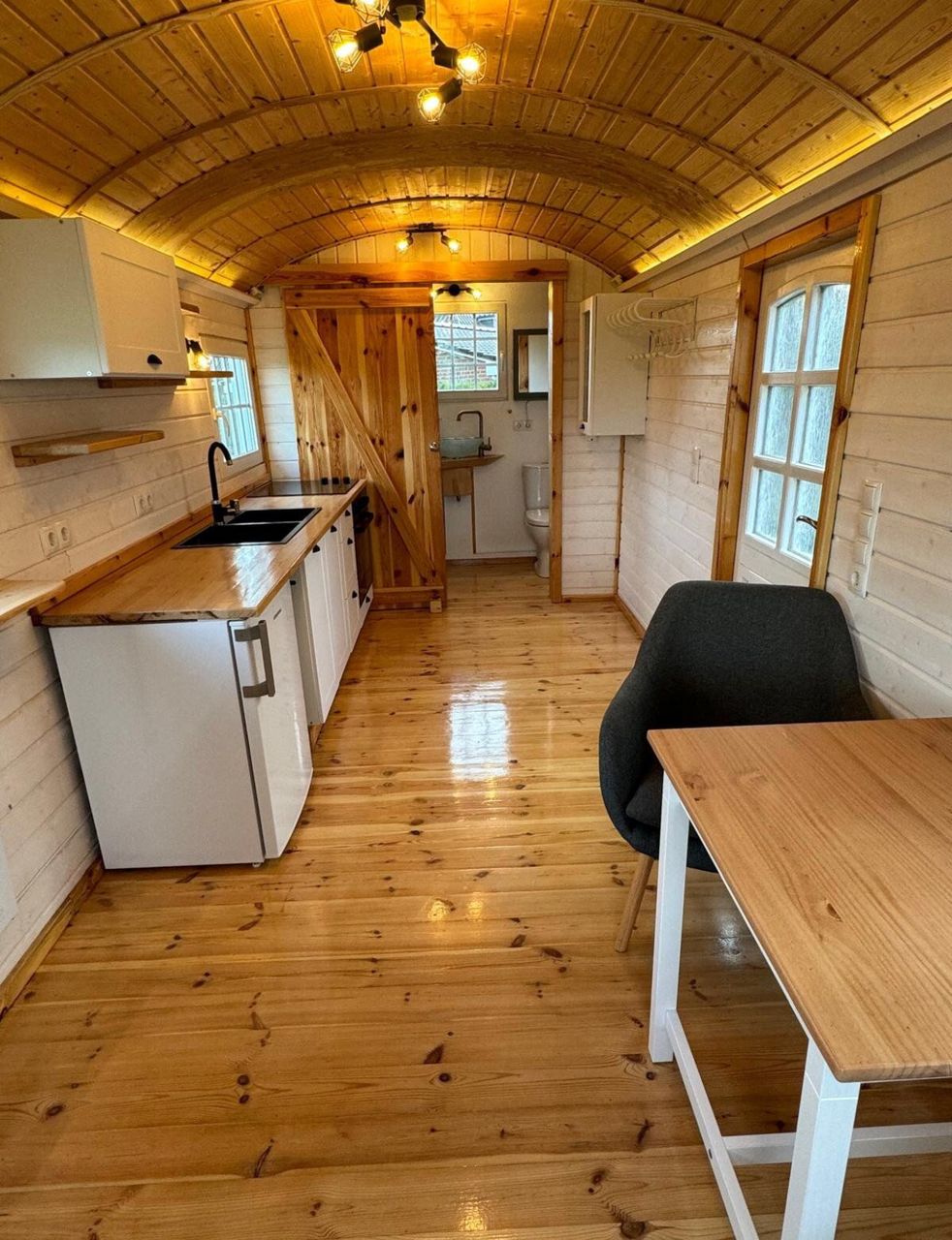 Remorque Maison Mobile en Bois avec Structure en Acier - 40 Pieds x 8 Pieds